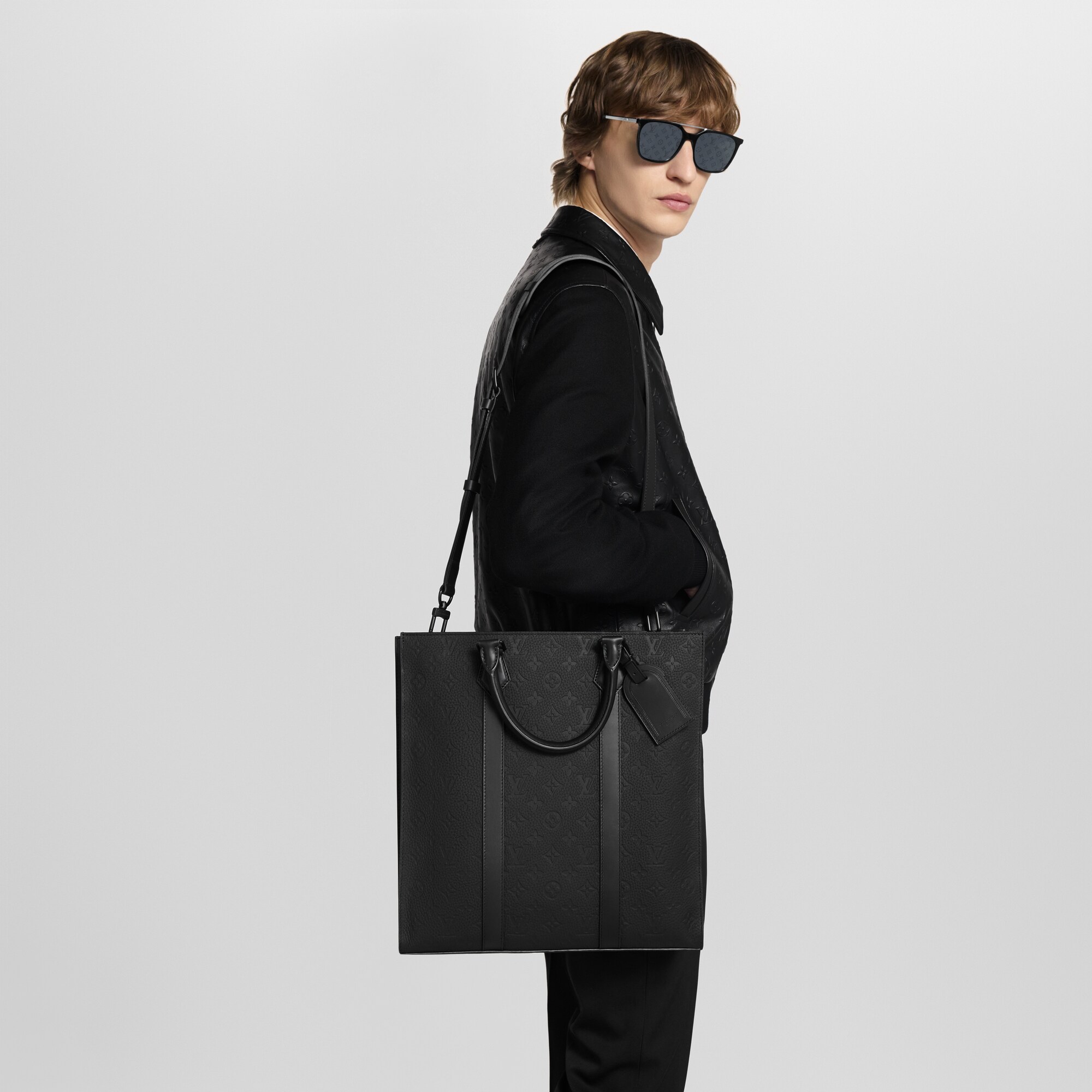 Men - Sac Plat NV Bag Monogram Taurillon Leather Men Bags All Collections | LOUIS VUITTON (Product zoom)