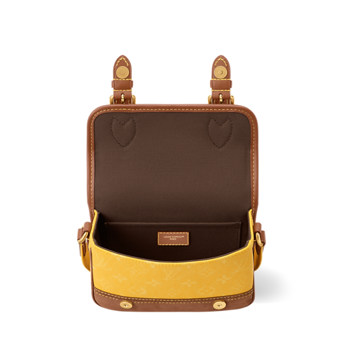 Satchel Wearable Wallet interior view