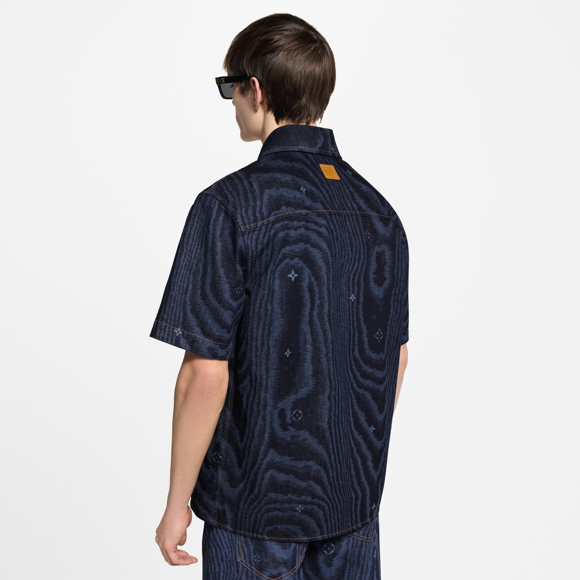 Men - Short-Sleeved Denim Shirt  Men Ready-to-Wear Shirts | LOUIS VUITTON (Product zoom)