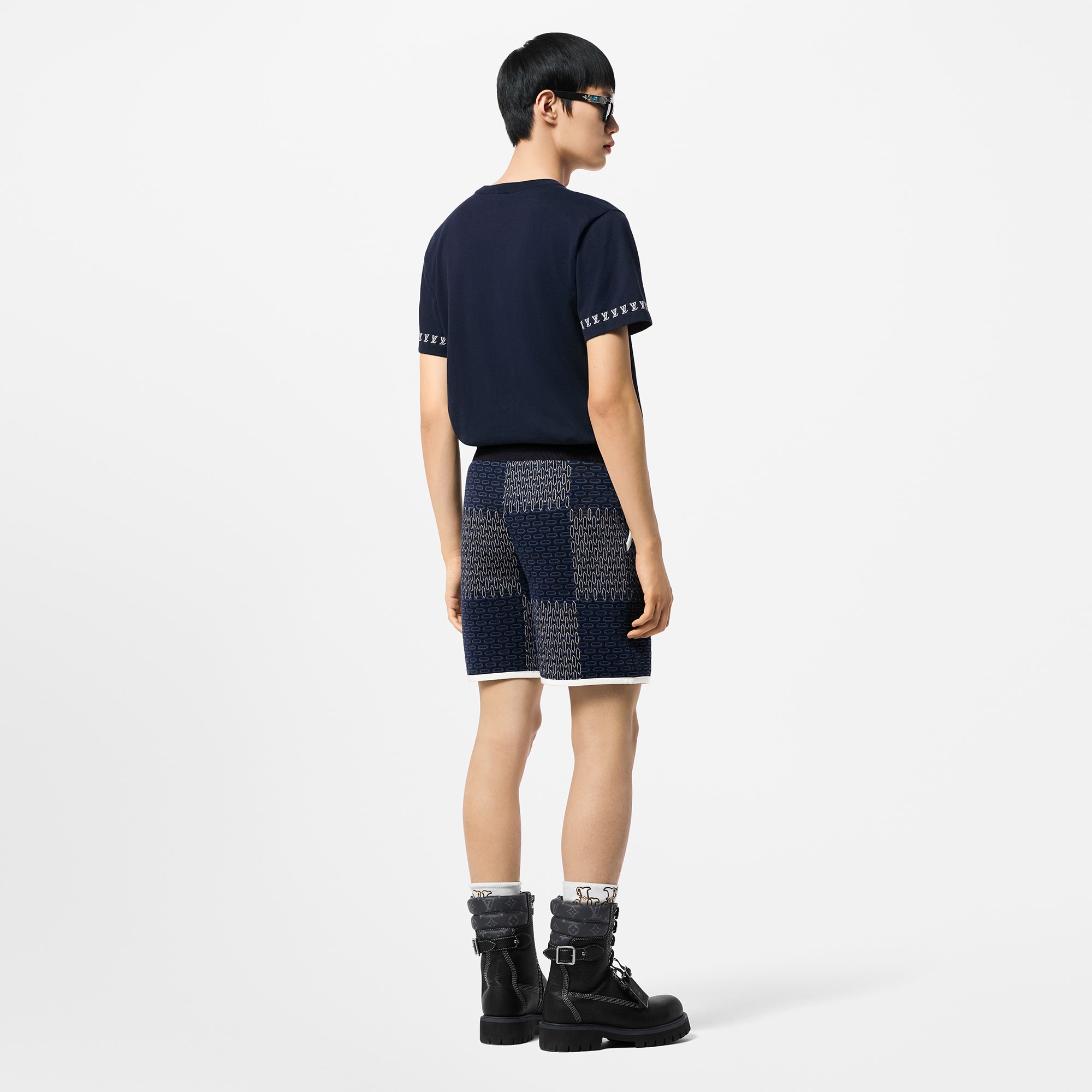 Men - Signature Short-Sleeved Crewneck  Men Ready-to-Wear All Ready-to-Wear | LOUIS VUITTON (Product zoom)