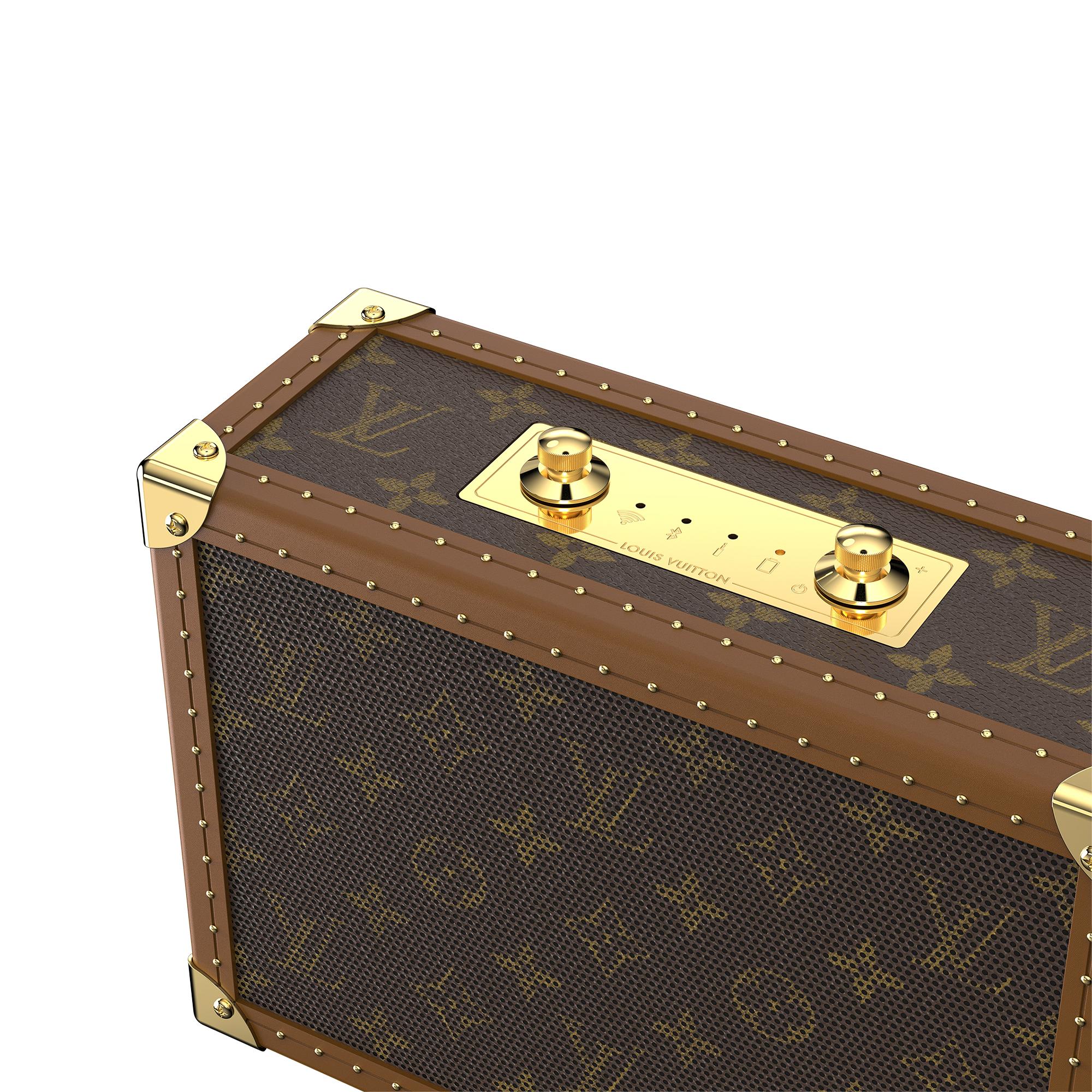 louis vuitton speaker bag