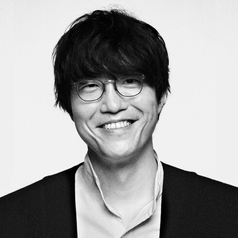 Trunks, Travel and Home - Surface Lamp By Nendo Trunks, Travel and Home Highlights Art of Living Campaign | LOUIS VUITTON