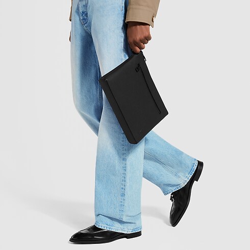 Men - Takeoff Pouch LV Aerogram Men Travel Travel Accessories and Organisers | LOUIS VUITTON (Product zoom)