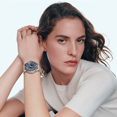Tambour Spin Time Air, Automatic, 42.5 MM, White Gold detail view