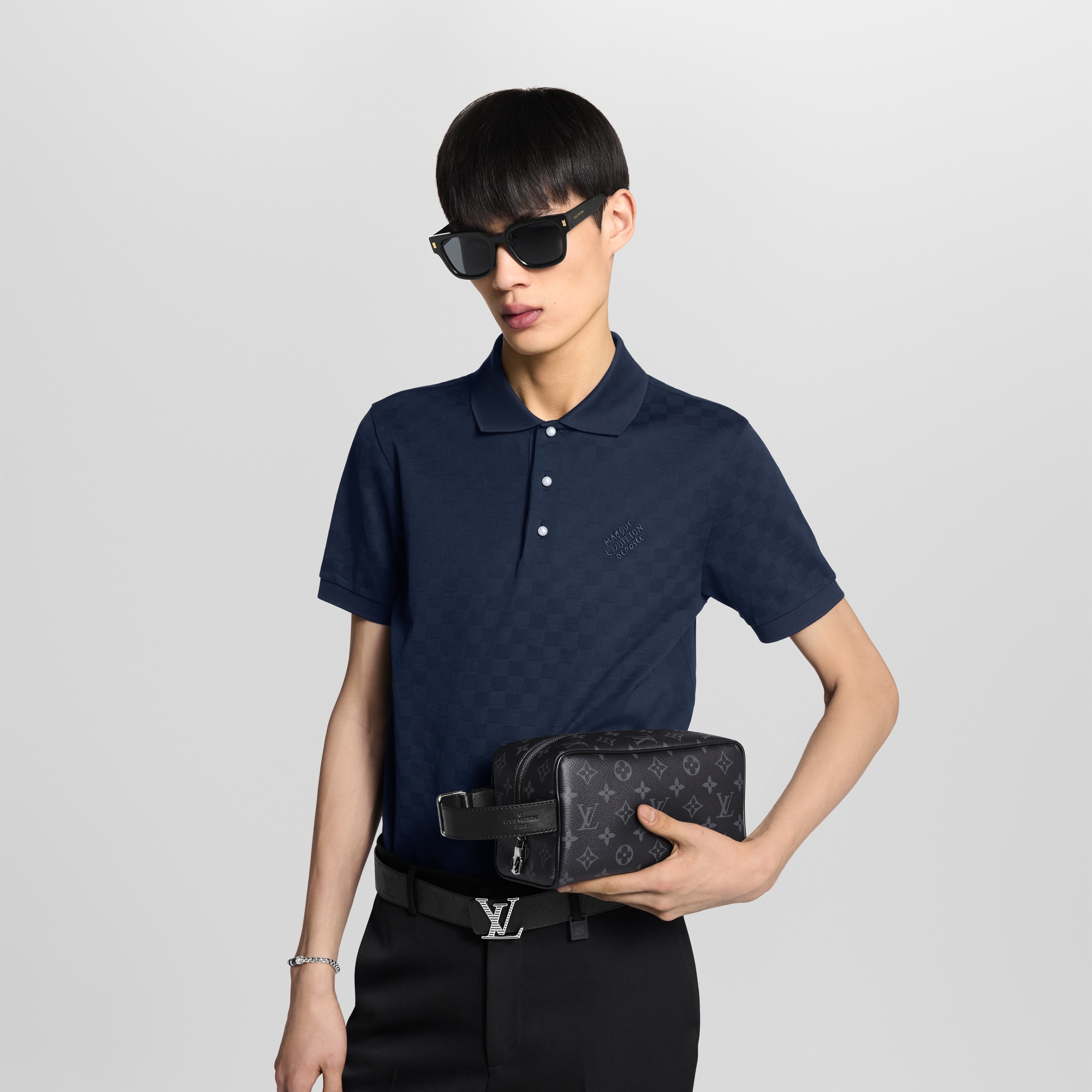 Men - Trousse Toilette Locker Dopp Kit Monogram Eclipse Canvas Men Travel Travel Accessories and Organisers | LOUIS VUITTON (Product zoom)