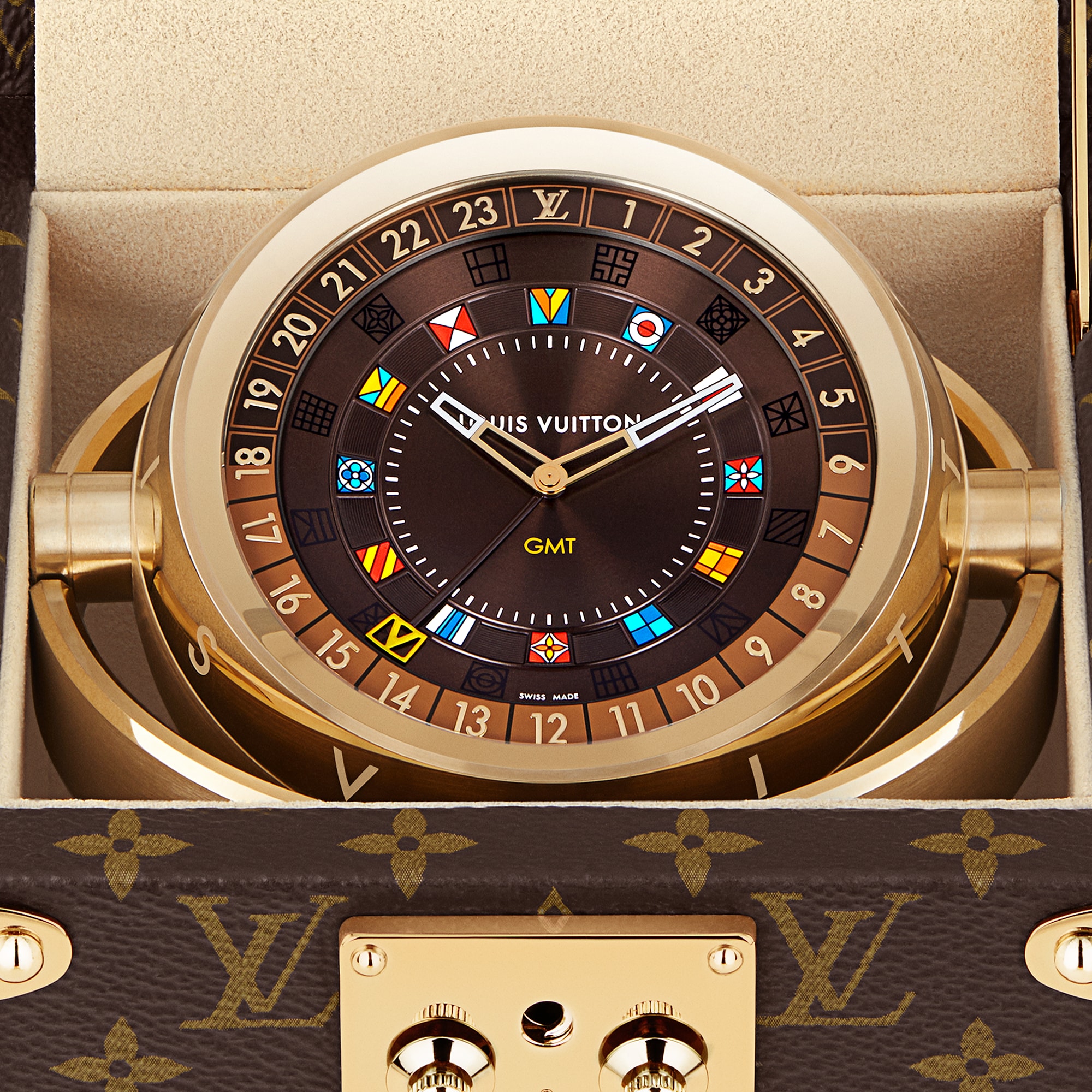 Watches - Trunk Table Clock, Quartz, 80mm, brass, Monogram  Watches Watches } | LOUIS VUITTON (Product zoom)
