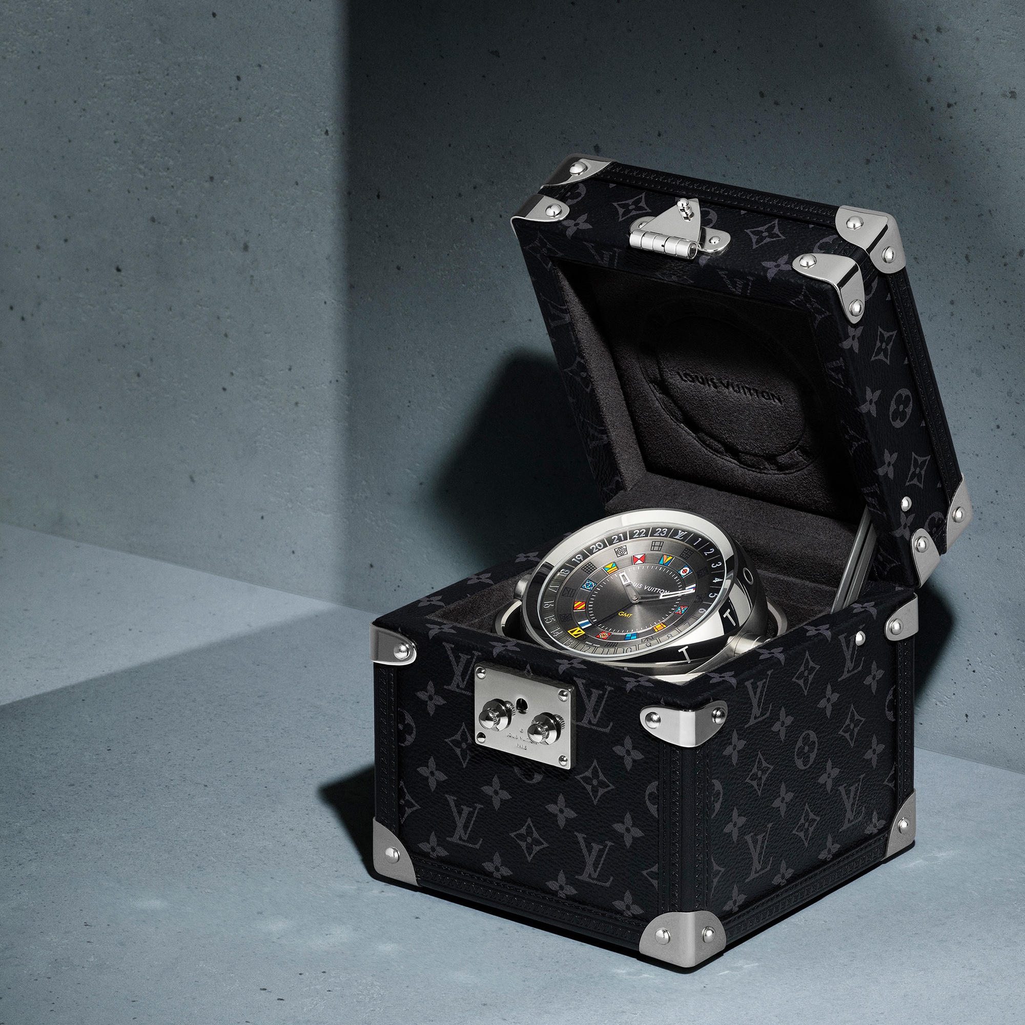 Watches - Trunk Table Clock, Quartz, 80mm, brass, Monogram Eclipse  Watches Watches } | LOUIS VUITTON (Product zoom)