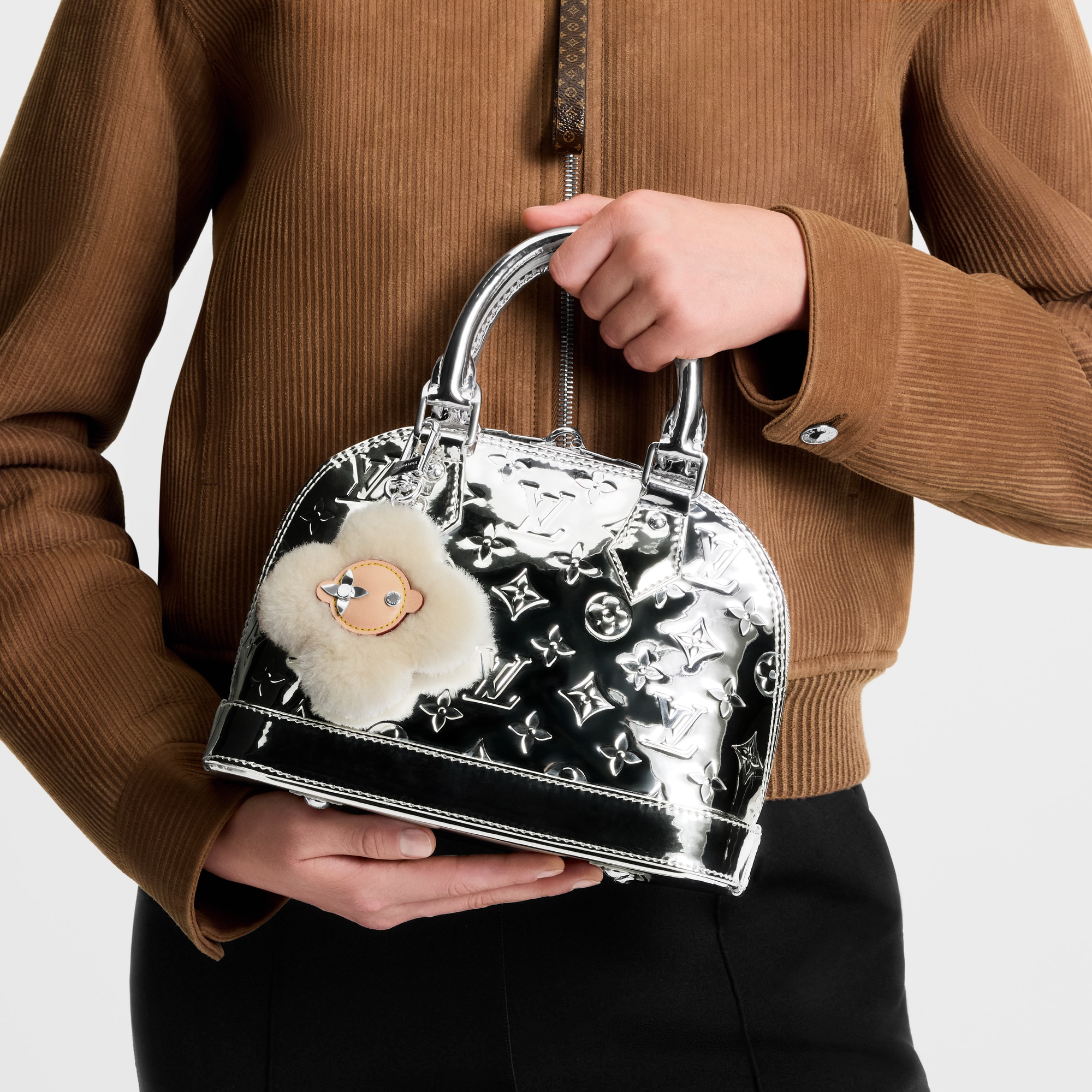 Women - Vivienne Shearling Bag Charm S00 Women Accessories Bag Charms and Keyholders | LOUIS VUITTON (Product zoom)
